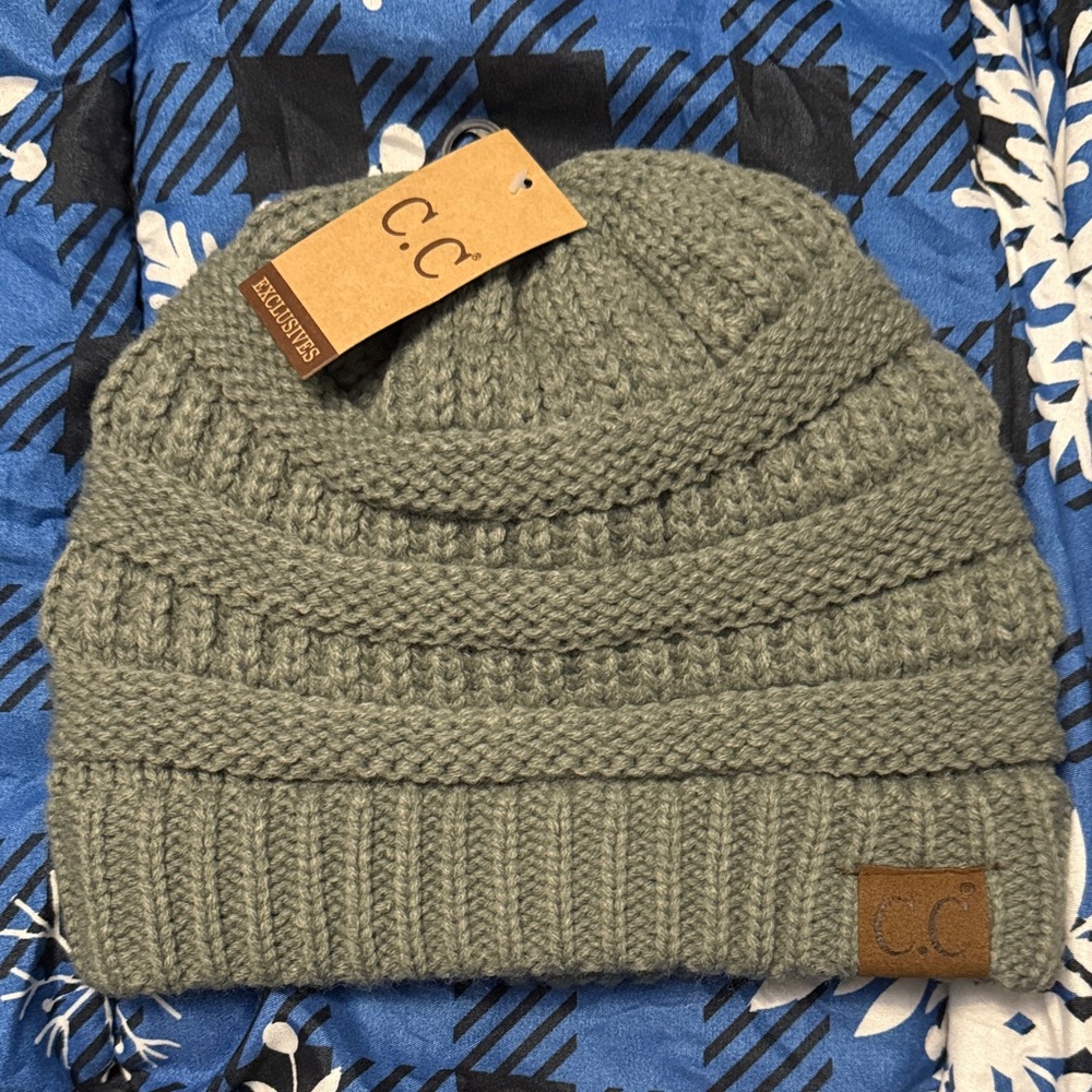 C.C Women’s Knit Beanie - Olive